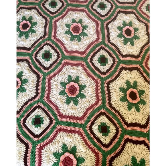 Vintage Large Crochet 3D Flower Afghan Blanket 96"x87" Beautiful - Picture 2 of 6